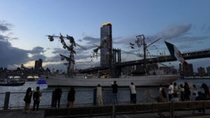 Arriba a México tripulación del buque Cuauhtémoc; dos cadetes permanecen hospitalizados en NY