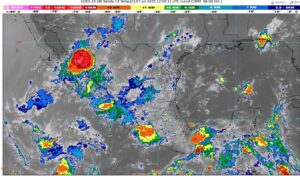La onda tropical número 9 propiciará lluvias muy fuertes en el país
