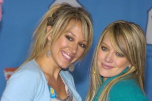 “La parte más solitaria de mi existencia”: Hilary Duff habla sobre distanciamiento con su hermana