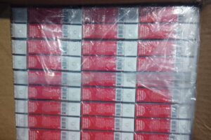 Aseguran más de 1.4 millones de cigarros ilícitos en el AICM