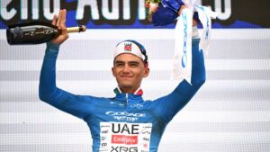 Isaac del Toro recupera el liderato de la Tirreno-Adriático 2026 tras terminar la Etapa 5 en segundo lugar