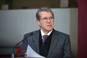 Monreal pide al PT explicar rechazo al Plan B de reforma electoral