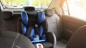 Fallece niño de tres años encerrado en automóvil en Mexicali; estuvo más de 12 horas y presentó un golpe de calor