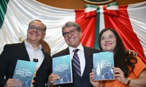 Ricardo Monreal presenta en la Cámara de Diputados su libro “La nueva legislación por el agua”